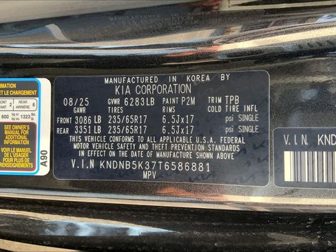 Used 2026 Kia Carnival FWD image 37