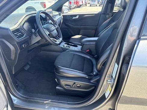 Used 2025 Ford Escape ST-Line Select AWD/4WD image 18