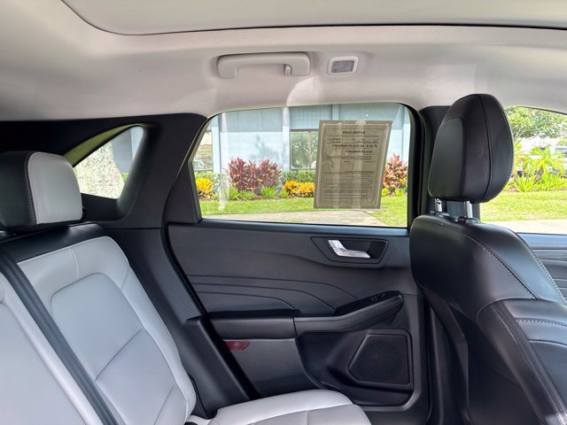 Used 2025 Ford Escape Platinum AWD/4WD image 14