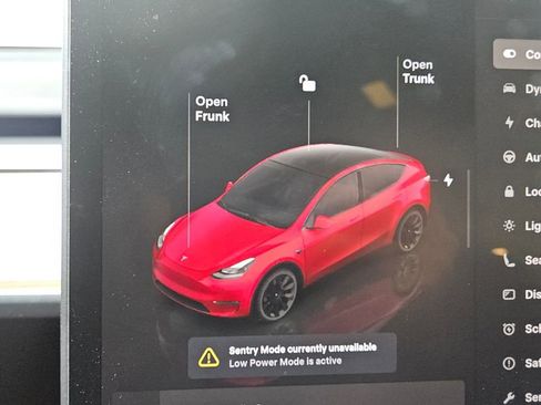 Used 2025 Tesla Model Y Long Range image 43