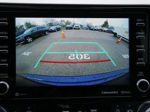 Used 2021 Toyota Highlander XLE image 44