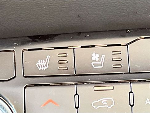 Used 2023 Dodge Durango GT image 19