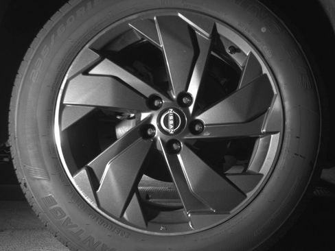 Used 2025 Nissan Rogue SV FWD image 18