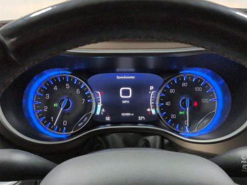 Certified 2017 Chrysler Pacifica Touring-L Plus image 35