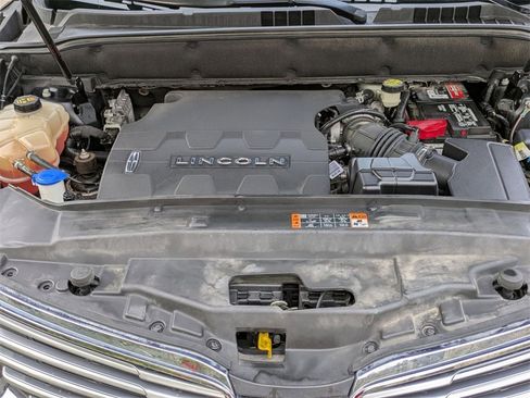 Used 2017 Lincoln MKX Reserve image 32