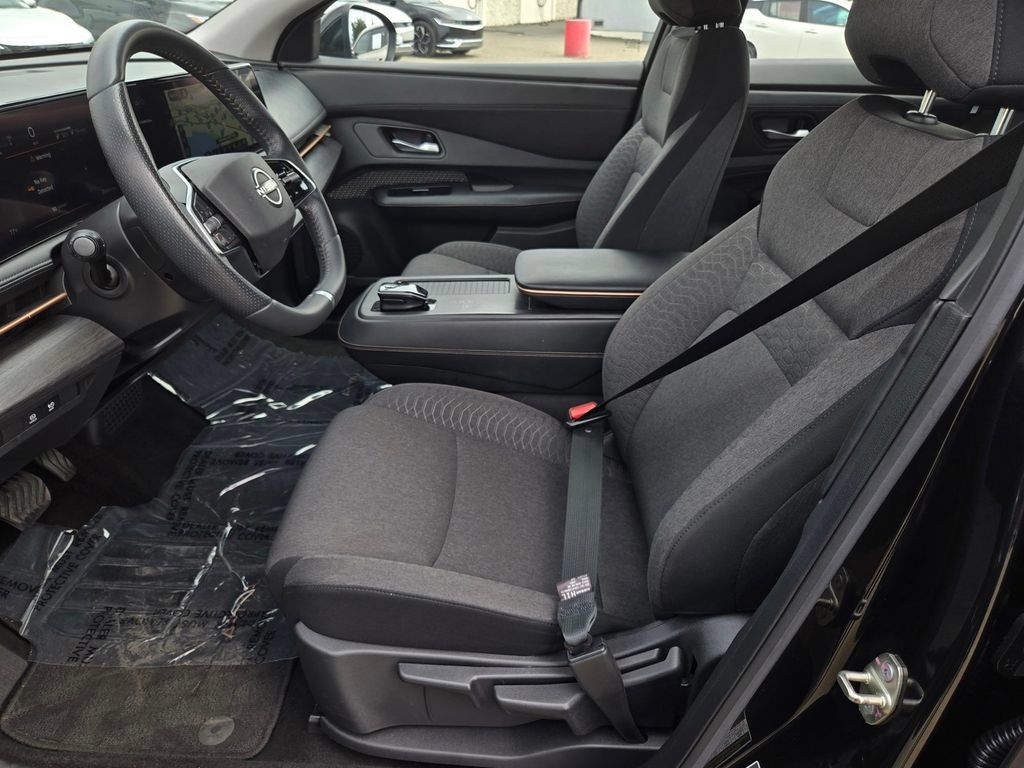 Used 2023 Nissan Ariya FWD image 18