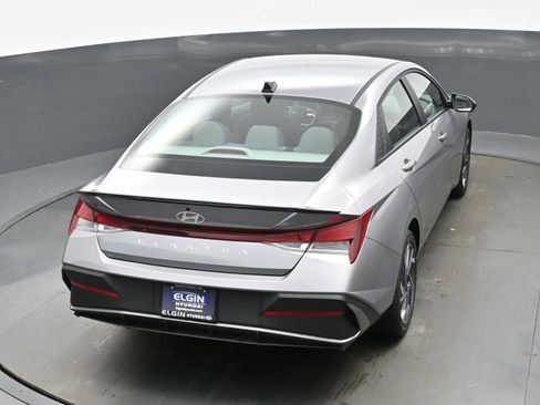 Certified 2025 Hyundai Elantra Sport image 36