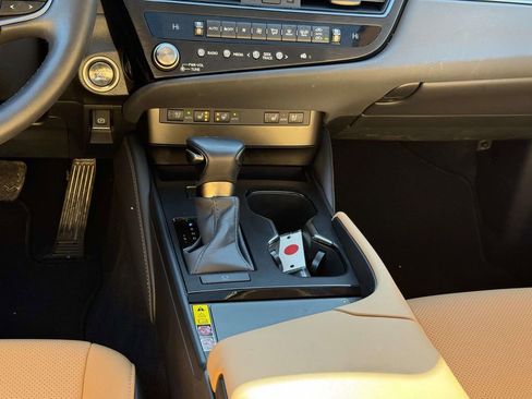 Used 2025 Lexus ES 350 Premium w/ Premium Package image 19