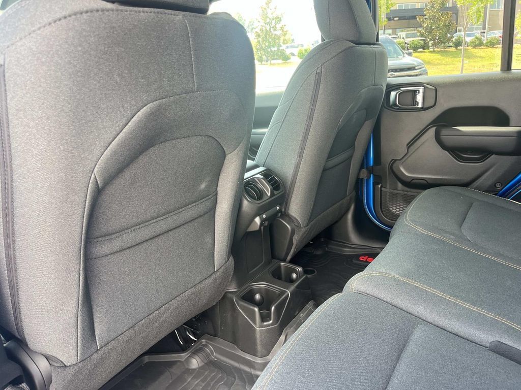 Used 2026 Jeep Wrangler Unlimited Sport AWD/4WD image 18