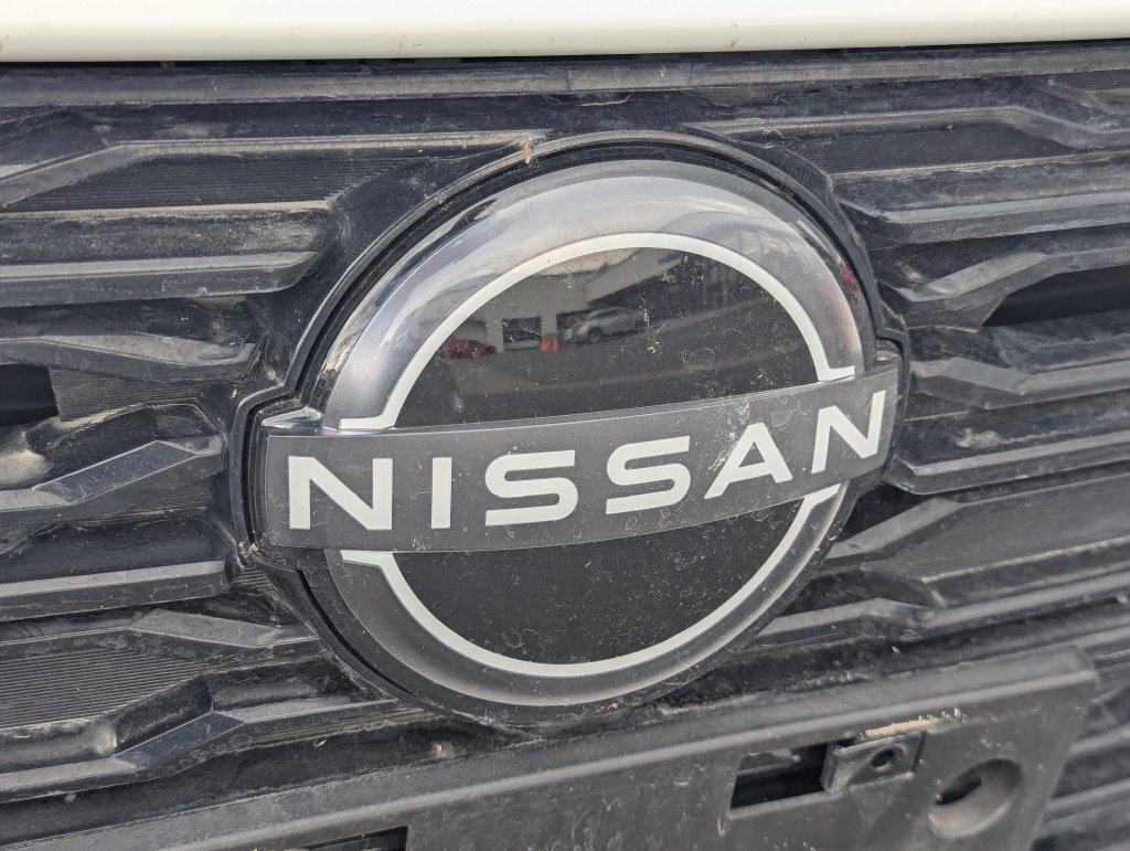 Used 2025 Nissan Altima 2.5 SV FWD image 11