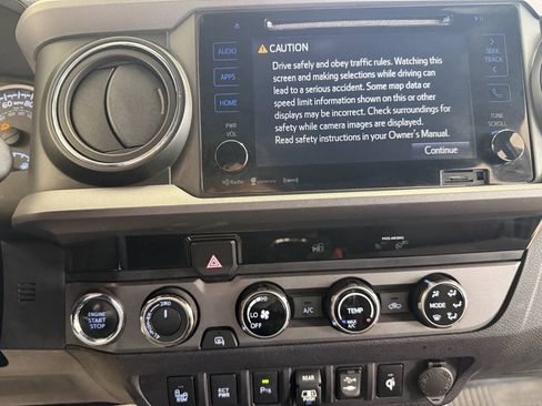 Used 2018 Toyota Tacoma TRD Sport w/ Technology Package AWD/4WD image 13