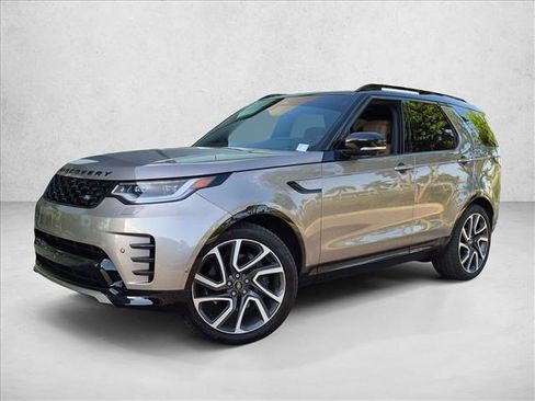 Used 2024 Land Rover Discovery Dynamic SE AWD/4WD image 1