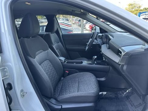 Used 2025 Nissan Kicks SV FWD image 29