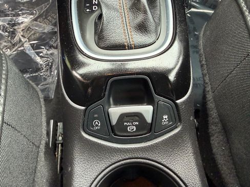 Used 2019 Jeep Compass Limited AWD/4WD image 38