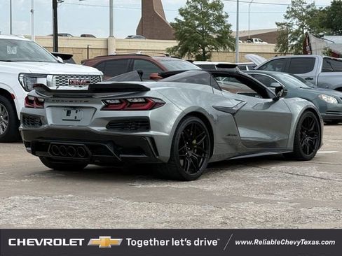 Used 2023 Chevrolet Corvette Z06 RWD image 6
