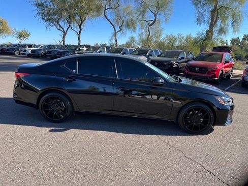 Used 2023 Nissan Altima 2.5 SR w/ SR Premium Package image 17