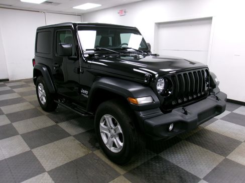 Used 2019 Jeep Wrangler Sport image 14
