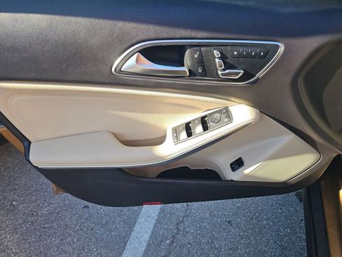 Used 2018 Mercedes-Benz GLA 250 4MATIC w/ Premium Package image 13