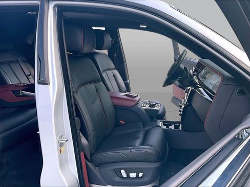 Used 2024 Rolls-Royce Phantom Sedan RWD image 9