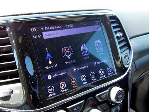 Used 2019 Jeep Grand Cherokee Altitude image 19