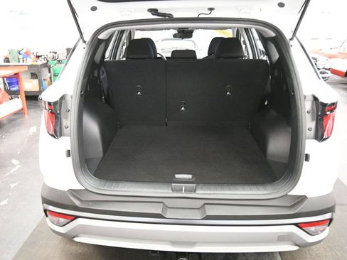 Used 2025 Hyundai Tucson SE AWD/4WD image 22