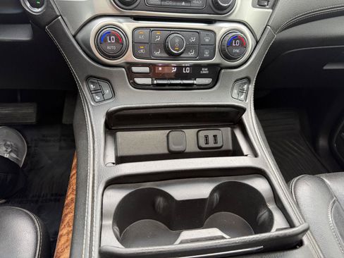 Used 2017 Chevrolet Suburban Premier AWD/4WD image 18