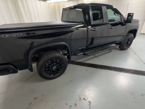 Used 2025 Chevrolet Silverado 2500 Custom w/ Custom Value Package AWD/4WD image 8