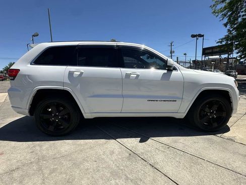 Used 2015 Jeep Grand Cherokee Altitude AWD/4WD image 4