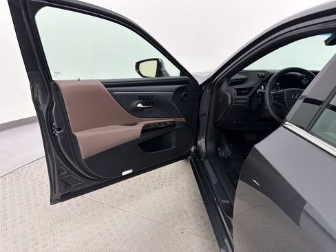 Certified 2025 Lexus ES 350 w/ Technology Package FWD image 14