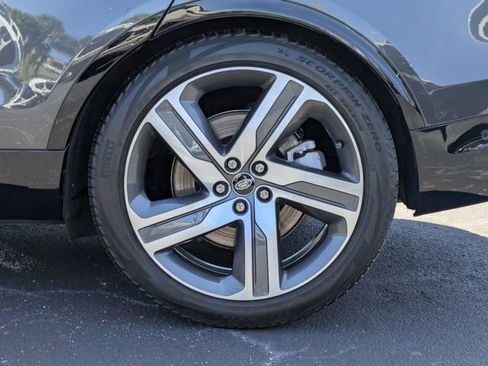 Used 2023 Land Rover Discovery HSE R-Dynamic AWD/4WD image 14