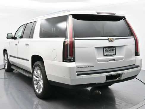 Used 2017 Cadillac Escalade ESV Luxury image 6