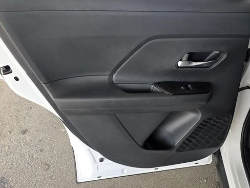 Used 2026 Nissan Kicks SV FWD image 30