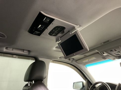 Used 2015 Cadillac Escalade ESV Luxury image 2