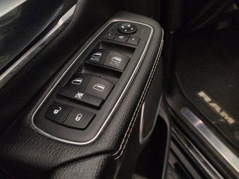 Used 2019 RAM 1500 Laramie AWD/4WD image 27