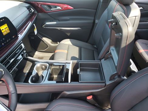 New 2026 Chevrolet Traverse RS w/ LPO, Floor Liner Package FWD image 29