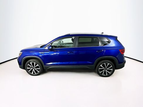 Used 2024 Volkswagen Taos SE image 4