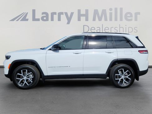 Used 2025 Jeep Grand Cherokee Limited w/ Trailer Tow Package image 2
