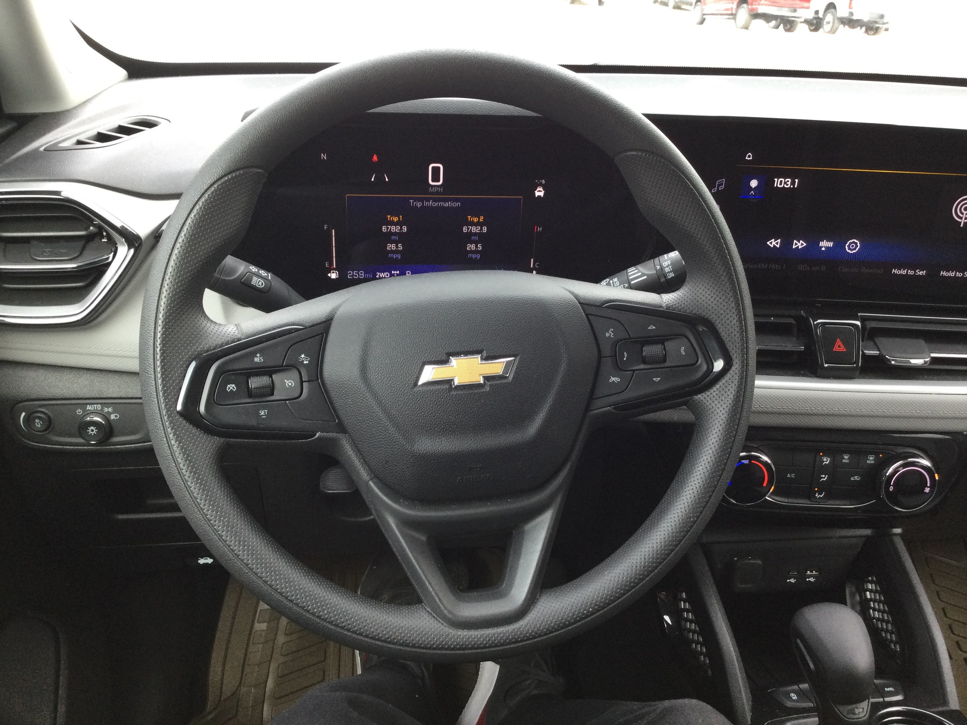 Used 2025 Chevrolet TrailBlazer LT w/ Driver Confidence Package AWD/4WD image 11