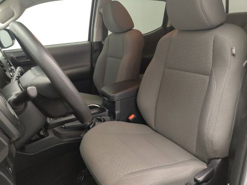 Used 2020 Toyota Tacoma SR w/ SR Convenience Package image 17