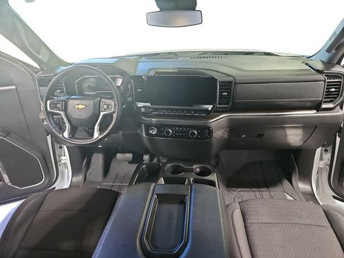 Used 2024 Chevrolet Silverado 1500 LT AWD/4WD image 9