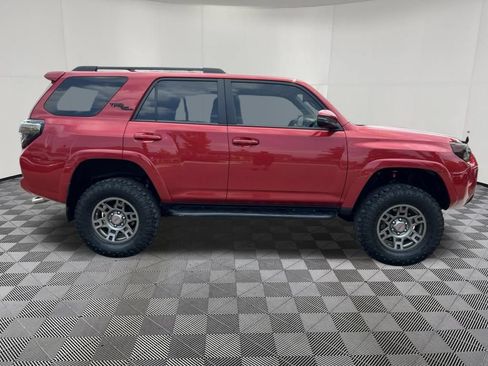 Used 2019 Toyota 4Runner TRD Off-Road Premium AWD/4WD image 10