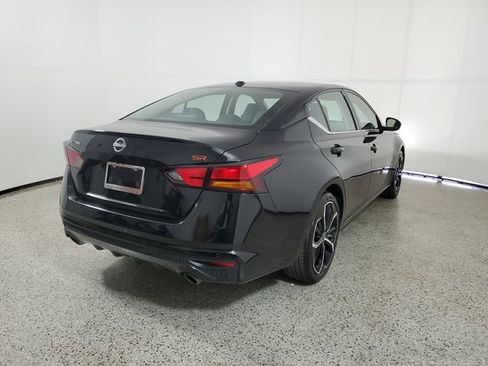 Used 2025 Nissan Altima 2.5 SR FWD image 5