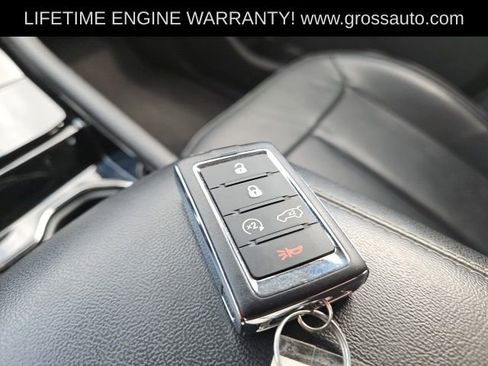 Used 2023 Jeep Grand Cherokee Limited w/ Luxury Tech Group II AWD/4WD image 24