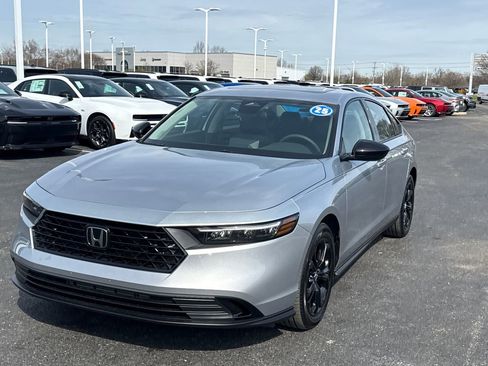 Used 2025 Honda Accord SE image 7