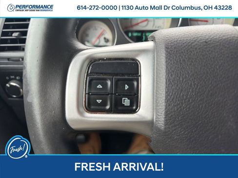 Used 2013 Dodge Challenger SXT RWD image 23
