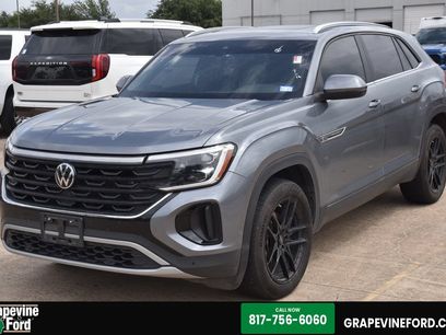 Used 2024 Volkswagen Atlas Cross Sport SE w/ Panoramic Sunroof Package