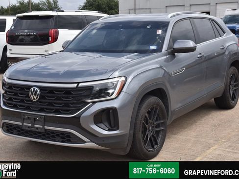 Used 2024 Volkswagen Atlas Cross Sport SE w/ Panoramic Sunroof Package FWD image 1