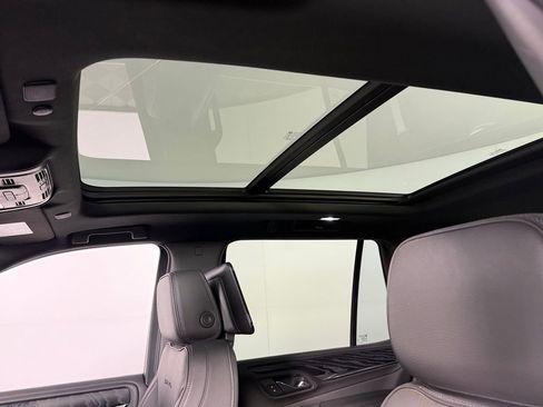 Used 2021 GMC Yukon Denali w/ Denali Ultimate Package image 31