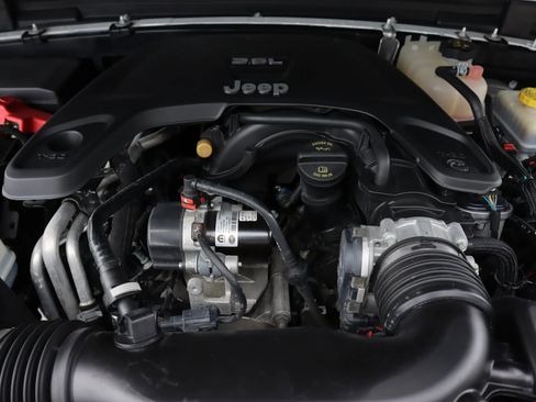 Used 2021 Jeep Wrangler Unlimited Sahara image 27