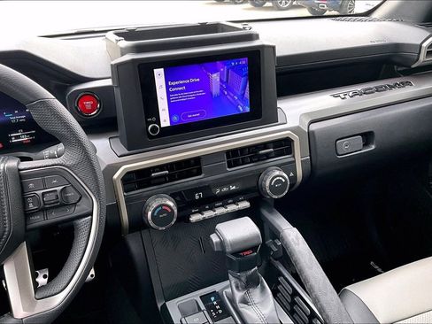 Used 2024 Toyota Tacoma TRD Sport image 9